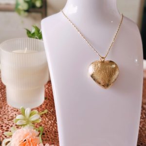 Collar corazón sólido grande