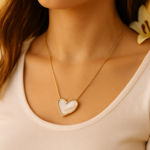 Collar corazón dorado love