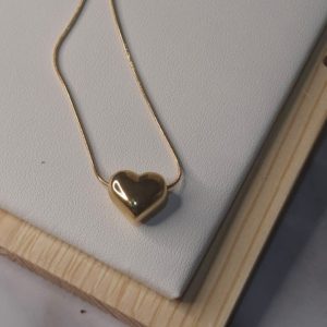 Collar corazón sólido pequeño