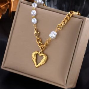 Collar de corazón y abalorio de perla