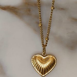 Collar de corazón con cadena de puntos