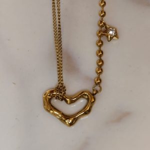 Collar tipo gargantilla azimetrico corazón y punto de luz estrella